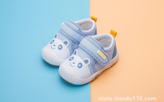 1-10歲兒童鞋碼對(duì)照表最準(zhǔn)最新(1-10歲兒童鞋子穿多少碼)(圖3) 1-10歲兒童鞋碼對(duì)照表最準(zhǔn)最新3