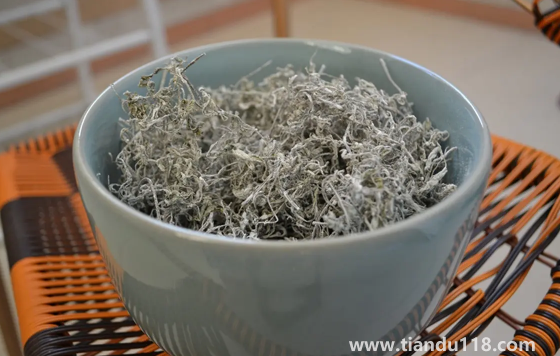 莓茶上的白霜能一起泡水喝可以嗎（莓茶喝的時(shí)候要把白霜沖掉嗎）