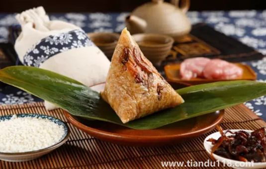 高壓鍋煮粽子最高水位是多少(高壓鍋煮粽子需要多長時(shí)間)(圖2) 高壓鍋煮粽子水位最高能是多少2