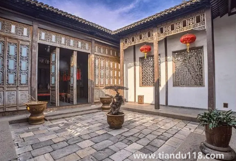 入宅開門的人有什么講究嗎（入宅拿什么進門）