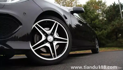 過了一個坑輪轂輕微變形了能修復(fù)嗎（輪轂變形修復(fù)放在后輪跑高速可以嗎）