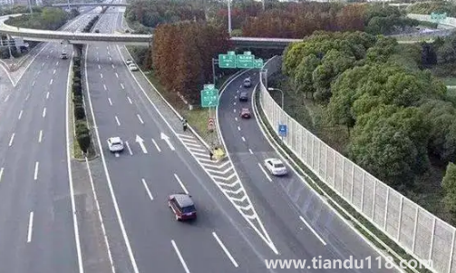 新車要跑高速拉一下嗎(新手第一次上高速危險(xiǎn)嗎)(圖2) 新車要跑高速拉一下嗎2