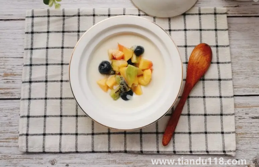 水果撈在冰箱里放一晚上還能吃嗎3