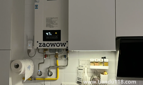 安裝熱水器自己買材料還是用師傅的2