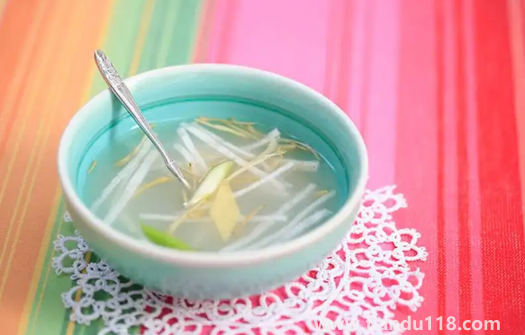 蔥白煮水喝有什么功效和作用3