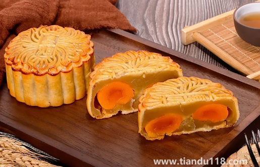 一個月餅的熱量相當(dāng)于幾個雞腿（月餅的熱量為什么這么高）