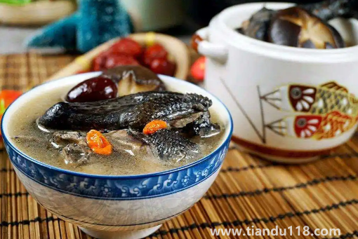 烏雞燉湯加什么食材比較補氣血3
