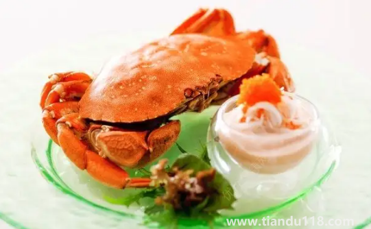 蒸螃蟹變色了就是熟了嗎（蒸螃蟹怎么看熟不熟）