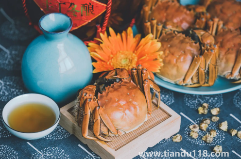 柿子和螃蟹間隔兩小時(shí)可以吃嗎（吃螃蟹不能吃什么）