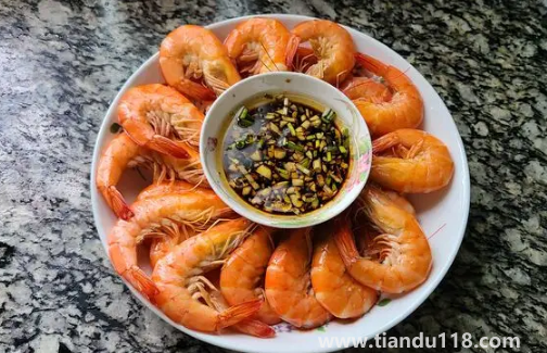 基圍蝦煮好了是彎的還是直的(蝦煮熟后為什么會變紅)(圖2) 基圍蝦煮好了是彎的還是直的2