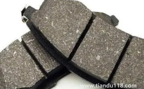 剎車片過(guò)熱澆了一次水沒(méi)事吧(剎車片有糊味要停多久才能開(kāi))(圖3) 剎車片過(guò)熱澆了一次水沒(méi)事吧3