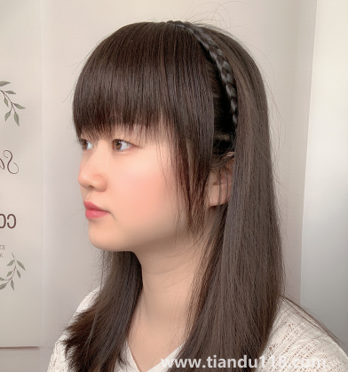 女生帶假發(fā)片帶高點還是低點好3