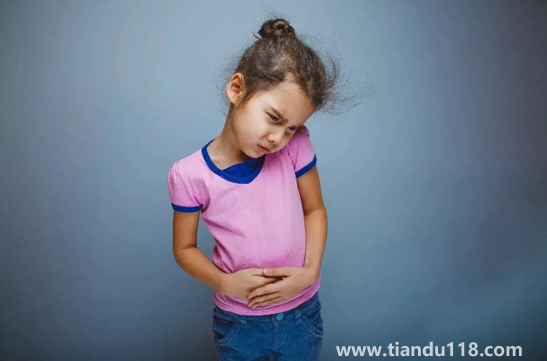 肚子有蛔蟲的癥狀有哪些（怎么預(yù)防肚子有蛔蟲）