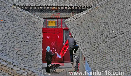 2023過(guò)小年能貼春聯(lián)嗎(春聯(lián)一般什么時(shí)候貼)(圖2) 2023過(guò)小年能貼春聯(lián)嗎2