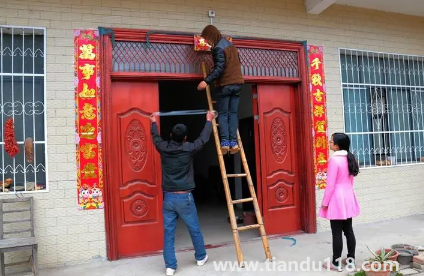 2023過(guò)小年能貼春聯(lián)嗎(春聯(lián)一般什么時(shí)候貼)(圖1) 2023過(guò)小年能貼春聯(lián)嗎1