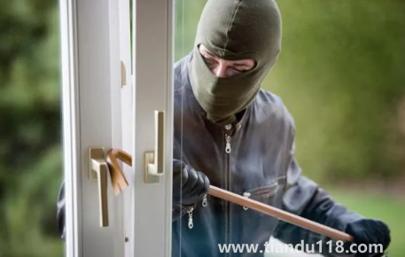 小偷進(jìn)屋偷吃過(guò)期食品死了誰(shuí)負(fù)責(zé)1