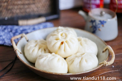 蒸包子上層和下層哪個(gè)熟得更加快(蒸包子有哪些講究)(圖3) 蒸包子上層和下層哪個(gè)熟得更加快3