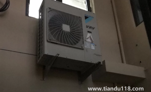 空調(diào)外機放置飄窗會漏水嗎3