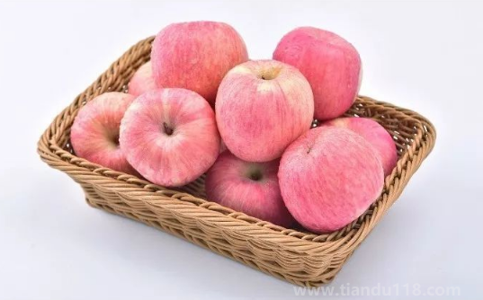 拉肚子吃蘋果要削皮嗎（拉肚子不能吃什么）