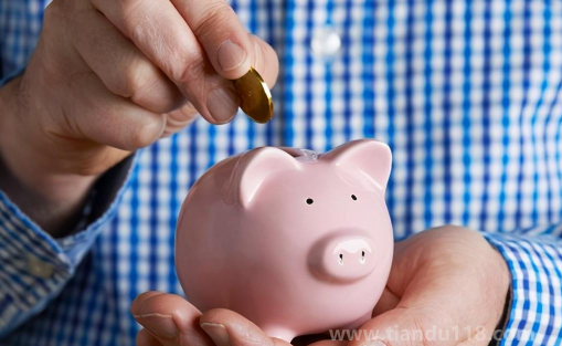 女人敢拿男人的錢(qián)說(shuō)明什么（男人會(huì)隨便給女人錢(qián)嗎）