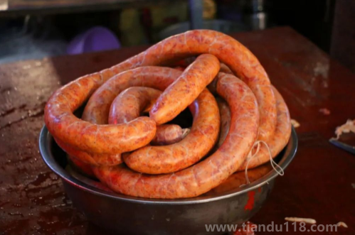 香腸灌好后要用溫水洗后再用針插眼嗎（香腸灌好后為什么扎眼）