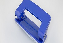 得力打孔機(jī)使用方法 如何使用得力打孔機(jī)