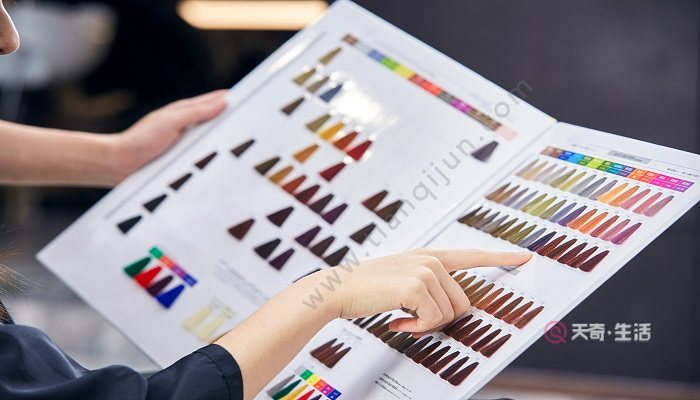 霧霾棕適合什么膚色 霧霾藍適合年齡和膚色(圖2) 霧霾棕適合什么膚色